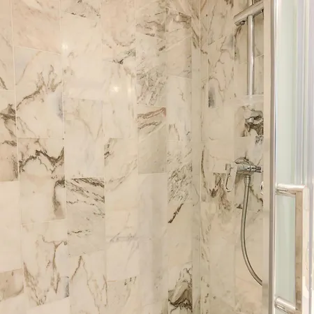 Le Marais - Elegant - Free Netflix Párizs